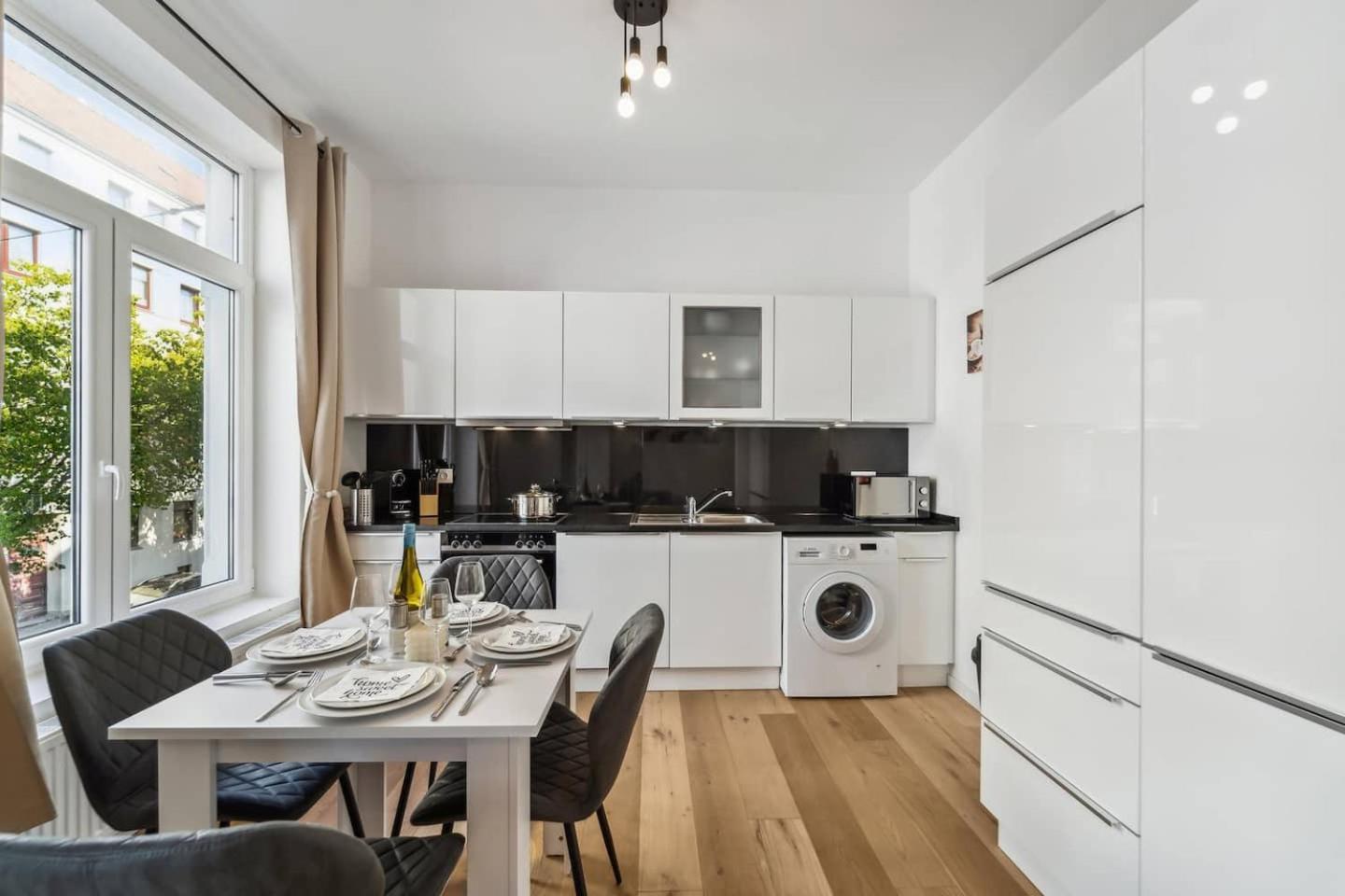 Infinity Stay Ferienapartments Rheinstrasse 威廉港 外观 照片