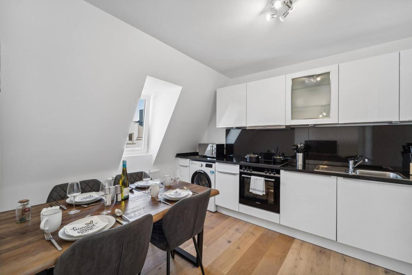 Infinity Stay Ferienapartments Rheinstrasse 威廉港 外观 照片